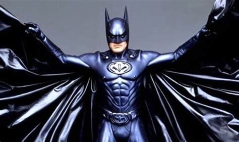 Batman bulge: Stars penis was indecently BIG for costume –。